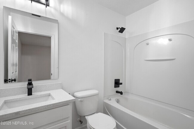 Building Photo - 8431 India Ave