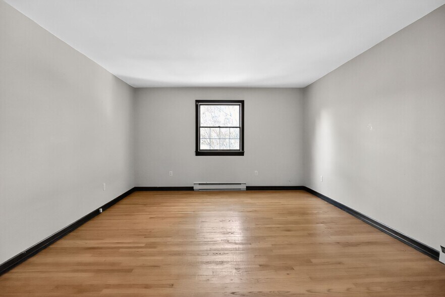 Building Photo - 203 Sumner Ave