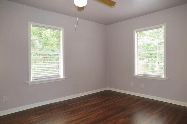 Building Photo - 1205 Forest St