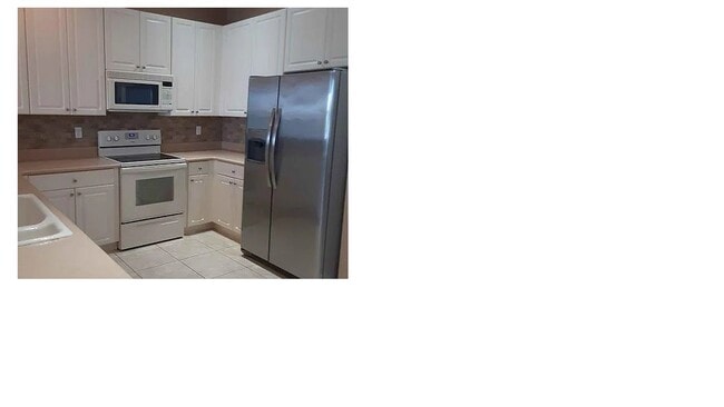 Building Photo - 9952 E Villa Cir