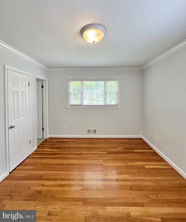 Building Photo - 3066 Valley Ln