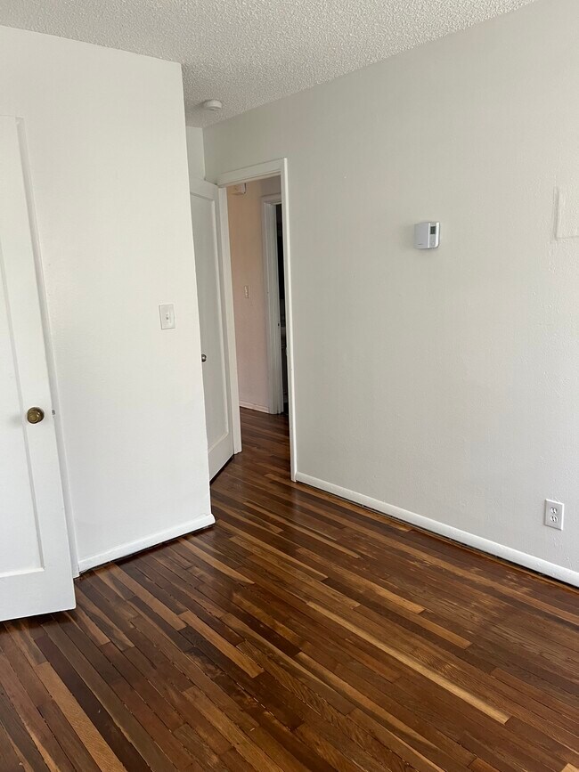 Building Photo - 5524 N Audubon St