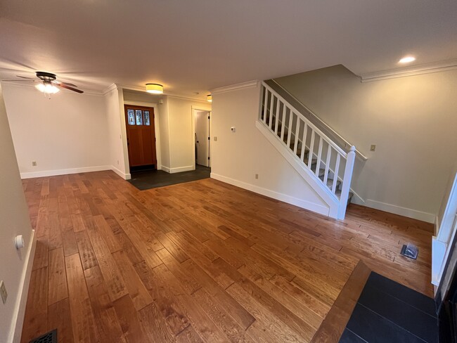 Building Photo - 243 S Palatine Hill Rd