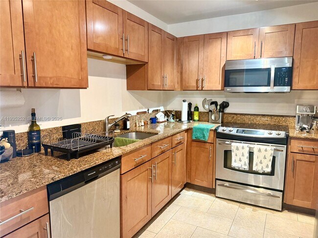 Building Photo - 8395 SW 73rd Ave