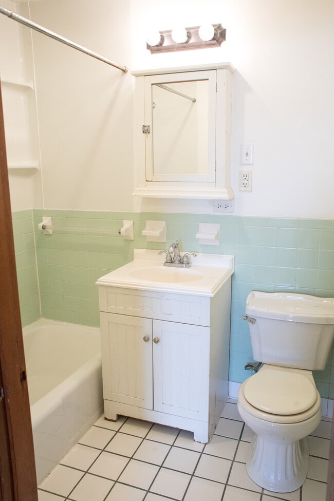 Building Photo - 2981 3rd Ave