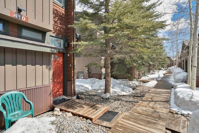 Building Photo - Price Reduced on this awesome Frisco Townhome! Garage! Great Natural Light! Views! Updates throug...