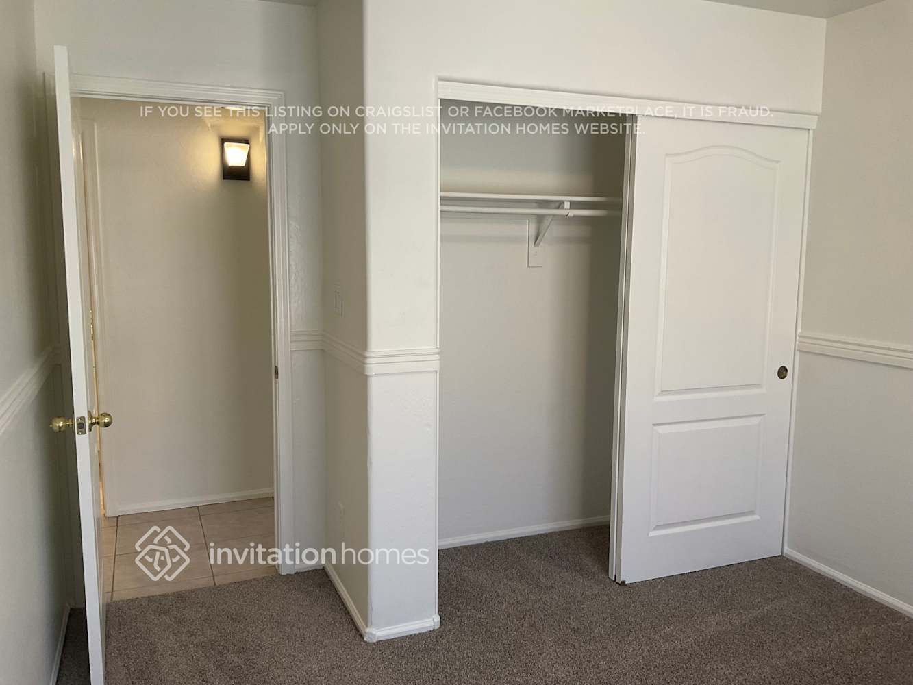 Building Photo - 13127 W Port Royale Ln