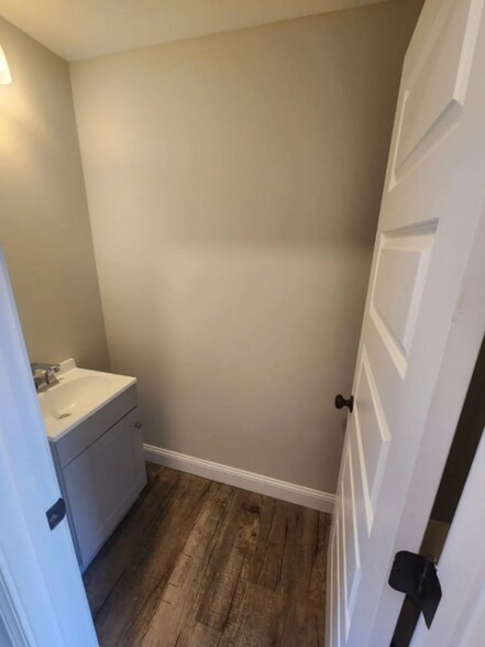 Building Photo - 107 Townview Dr