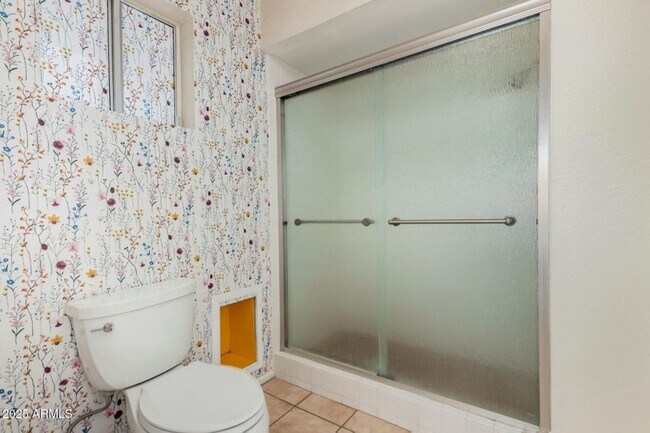 Building Photo - Spacious 5-Bedroom Home in the Heart of Sc...