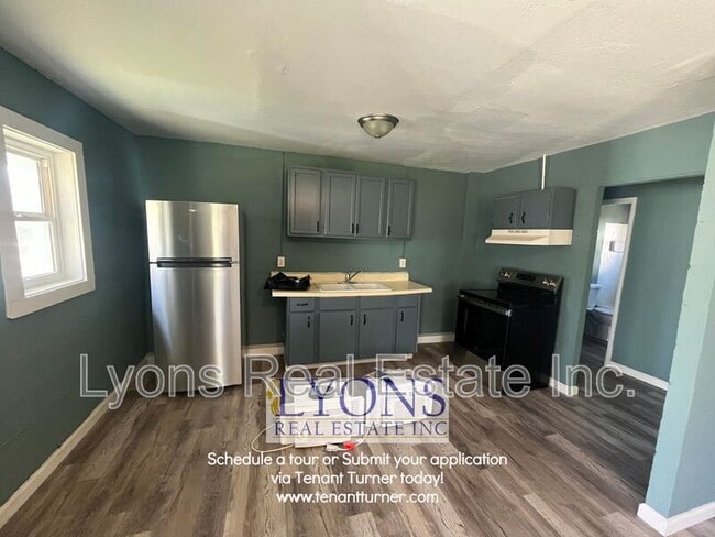 Building Photo - 917 Pineknot Rd