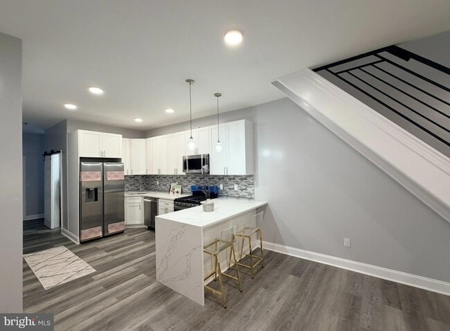 Building Photo - 3841 N Sydenham St