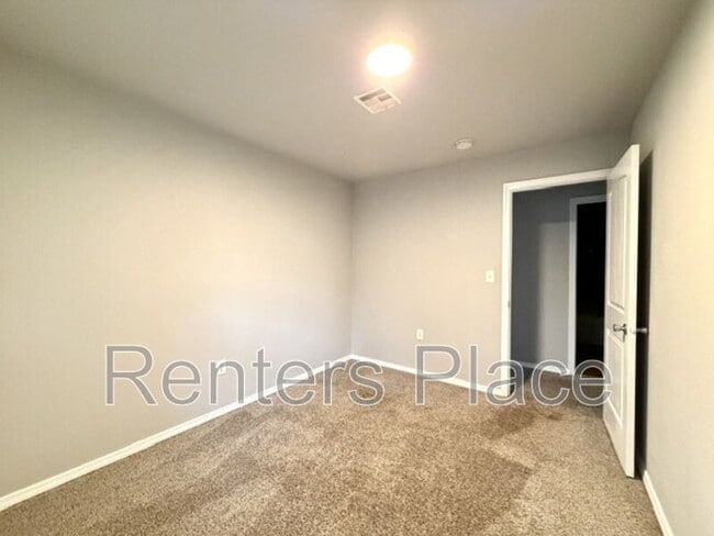 Building Photo - 2326 N Atlanta Pl