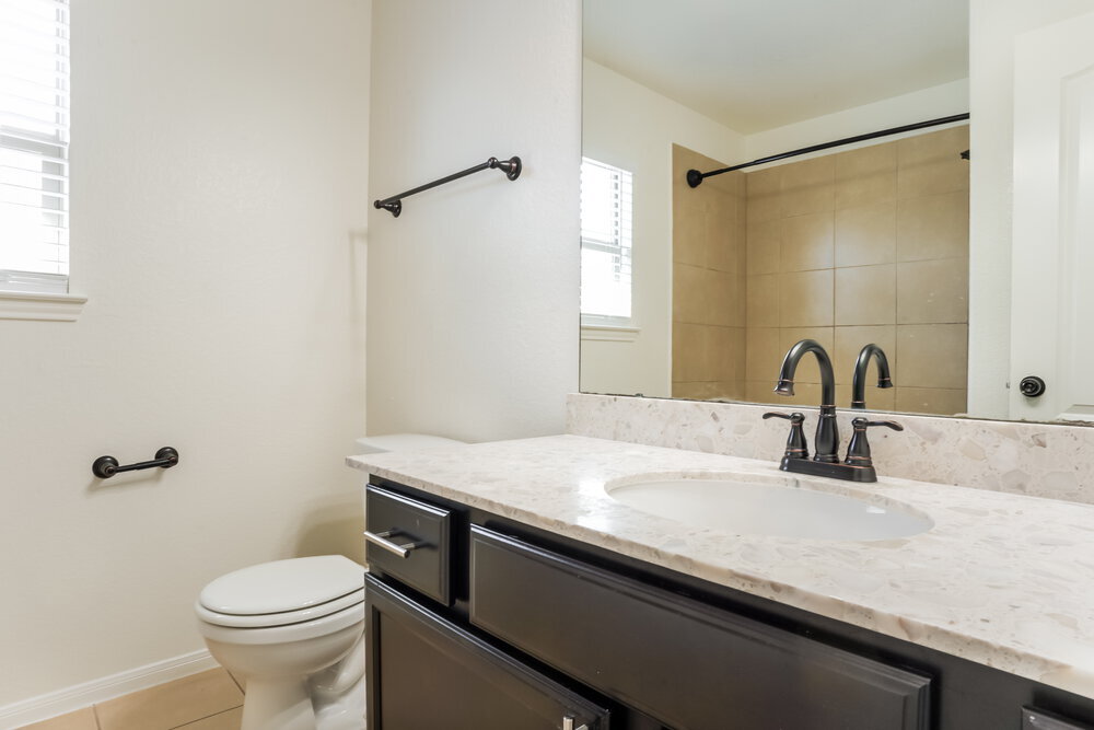 Building Photo - 8343 Broadleaf Ave