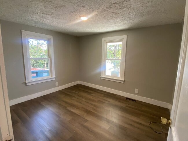 Building Photo - 2 Bedroom 1 Bath Home in Greeneville, TN