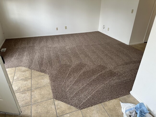 Building Photo - 307 N 1st St