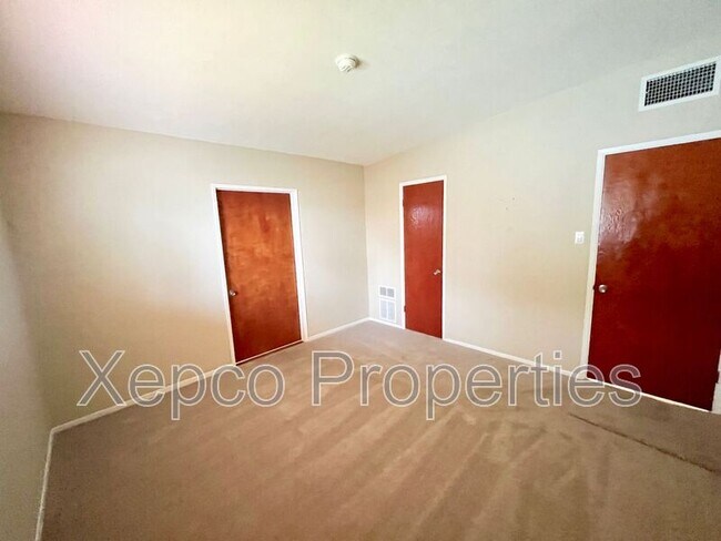 Building Photo - 4019 Cll San Raphael