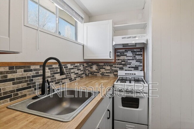 Building Photo - 3550 N Jamison Blvd