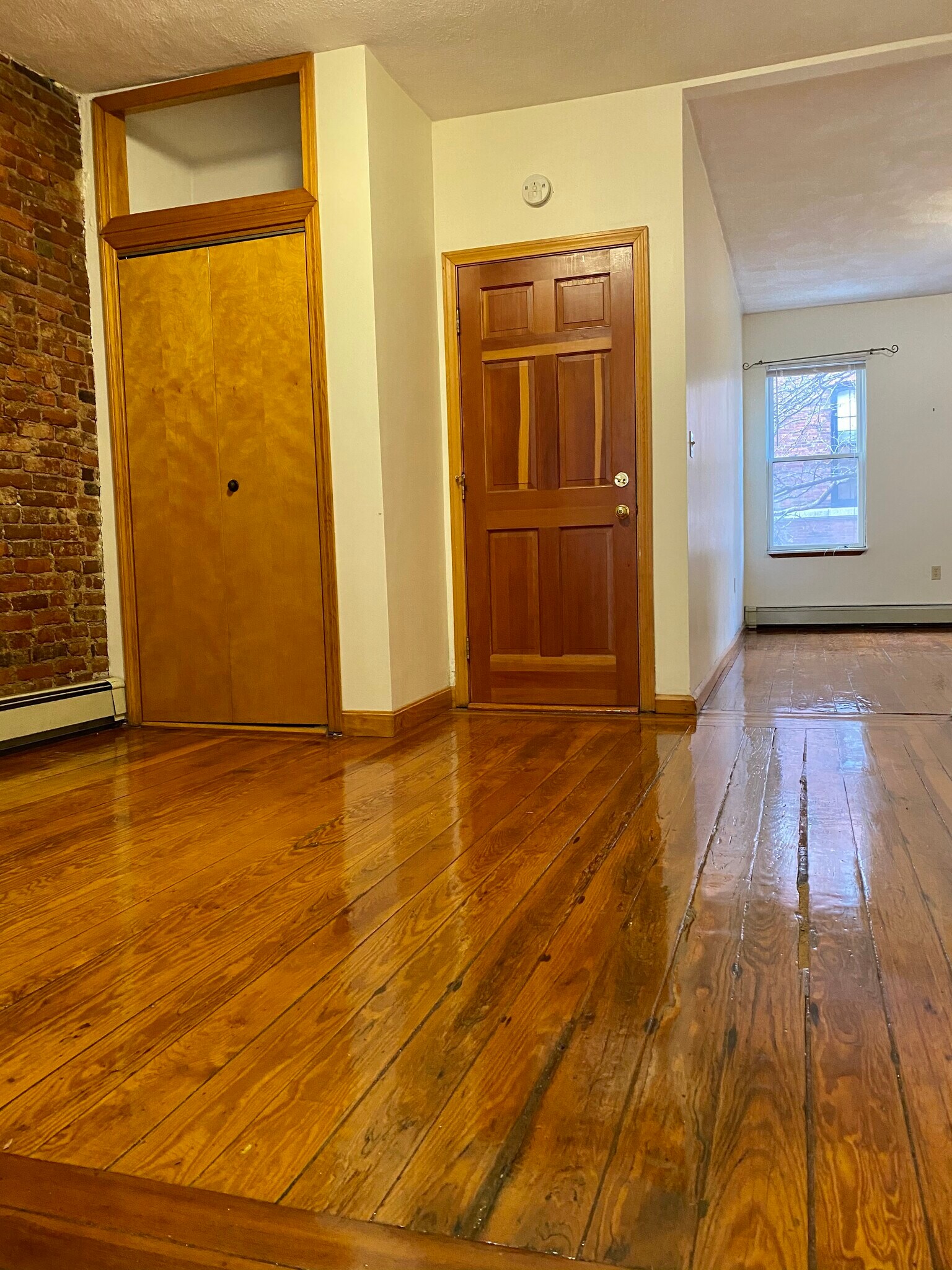 Building Photo - 69 Baldwin St