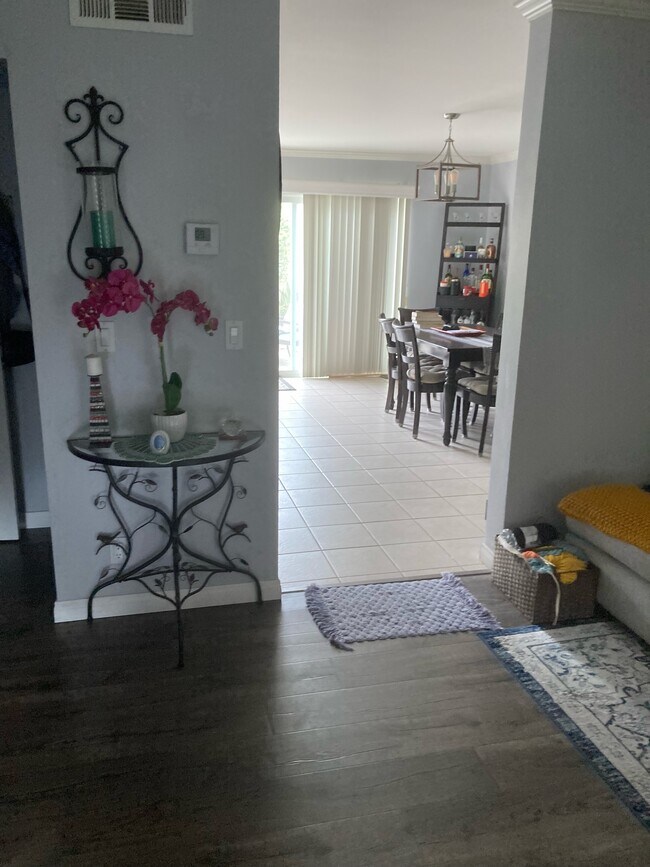 Building Photo - 1563 Stonewood Ct