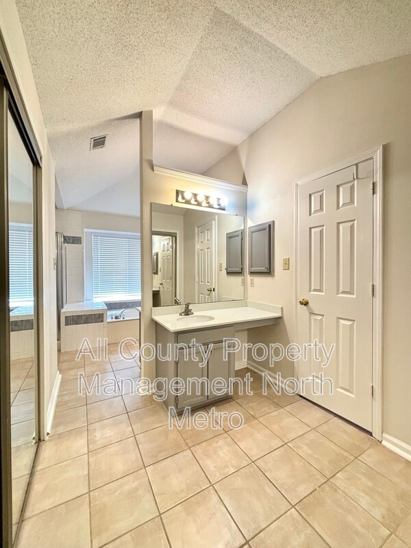 Building Photo - 310 Tanners Crossing
