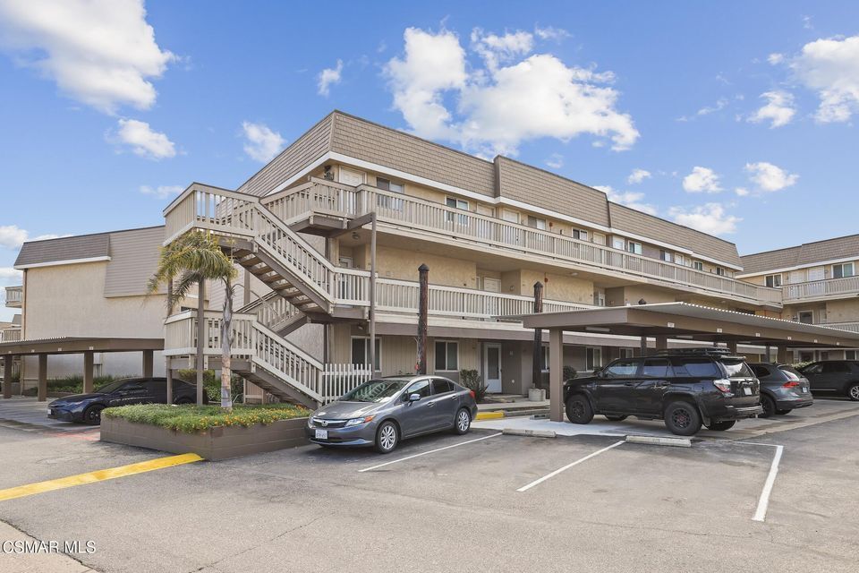 Building Photo - 240 E Surfside Dr