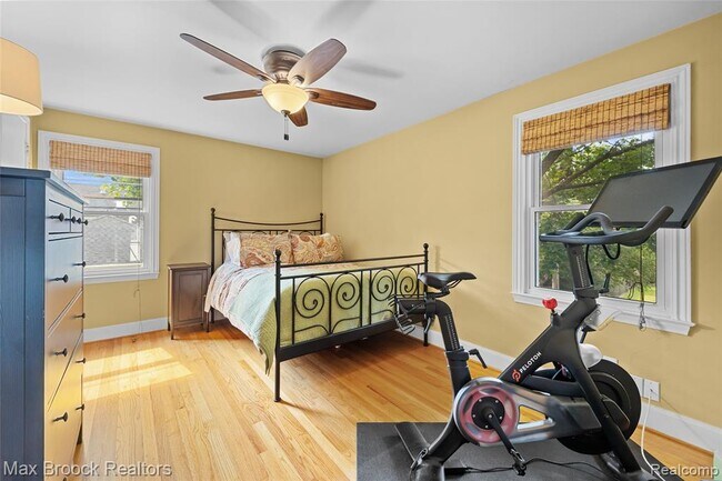 Building Photo - 758 Chester St