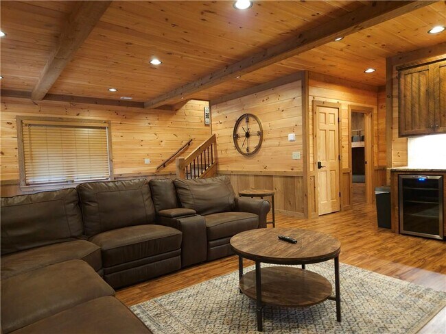 Building Photo - 101 Hothouse Dr