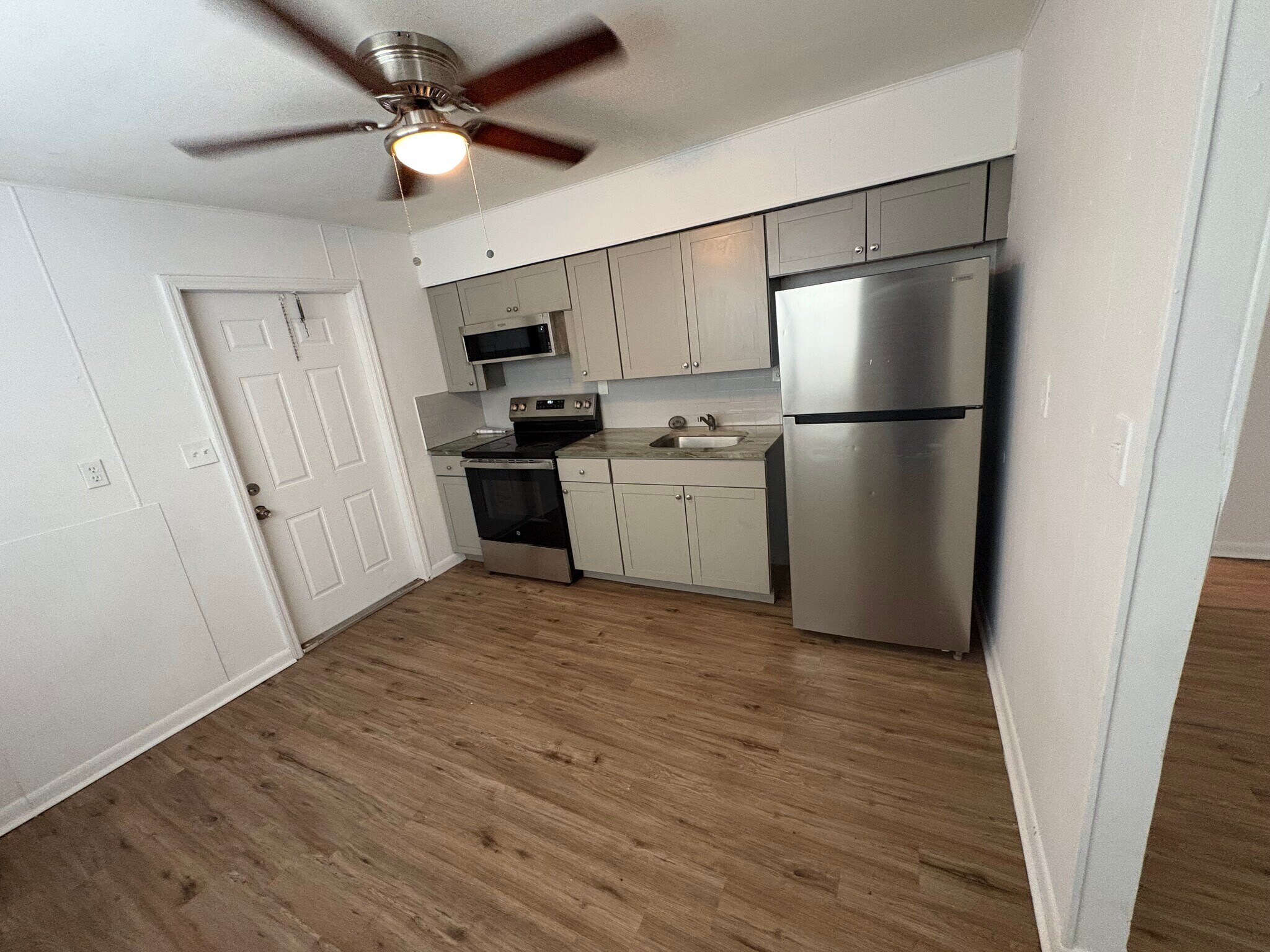 Building Photo - 442 Avenue F NW