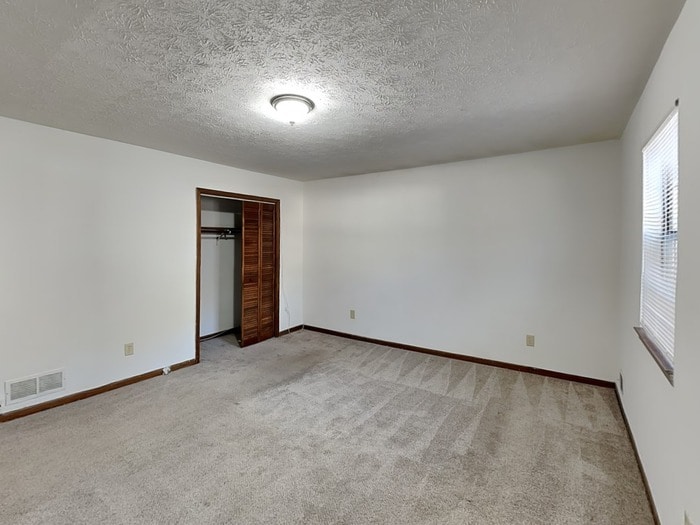 Building Photo - 7319 Exeter Ct