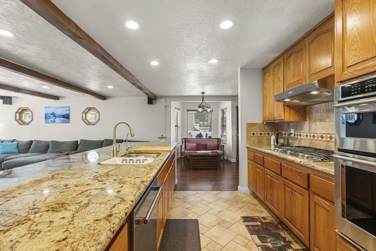 Building Photo - 1197 Oriole Rd