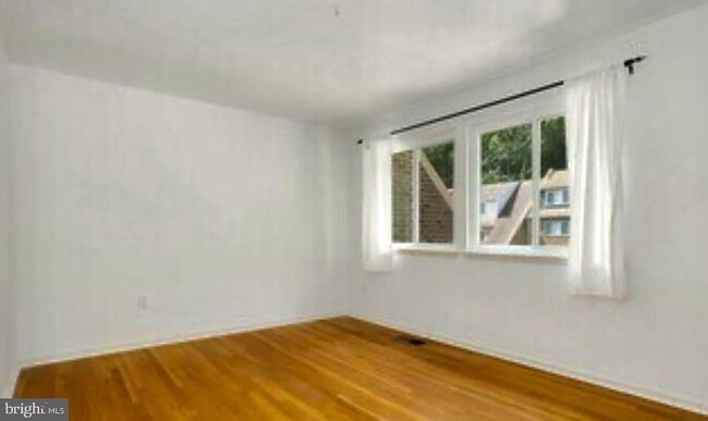 Building Photo - 1415 Greenmont Ct