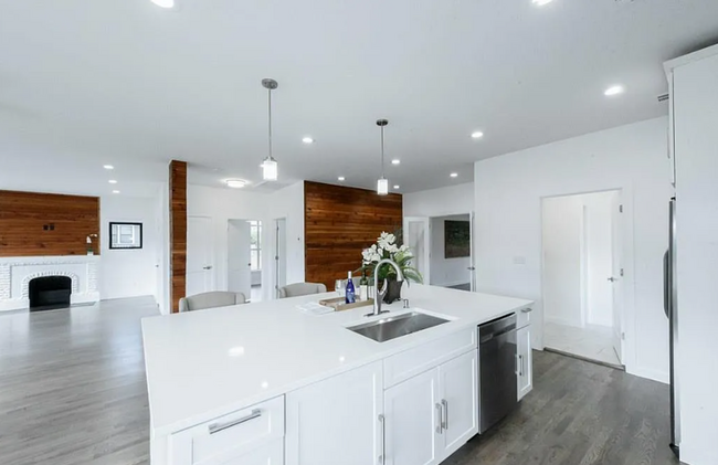 Building Photo - Charming Fully Remodeled Home in the Heart...