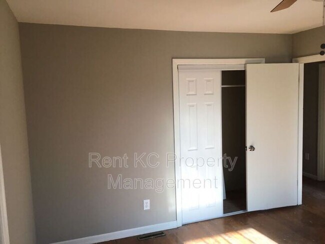 Building Photo - 4608 Ridgeway Ave