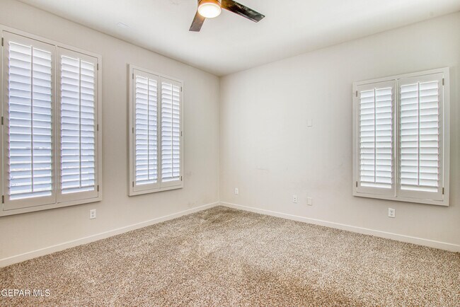 Building Photo - 805 Mormon Tea Dr