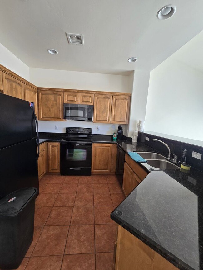 Building Photo - Unfurnished, 1-Year Long-Term Rental