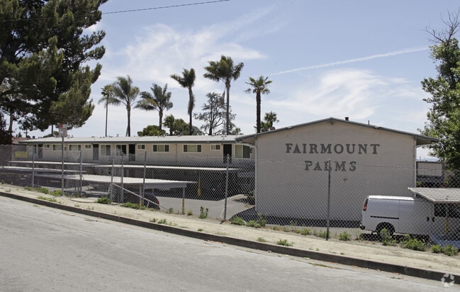 Building Photo - Fairmount Palms