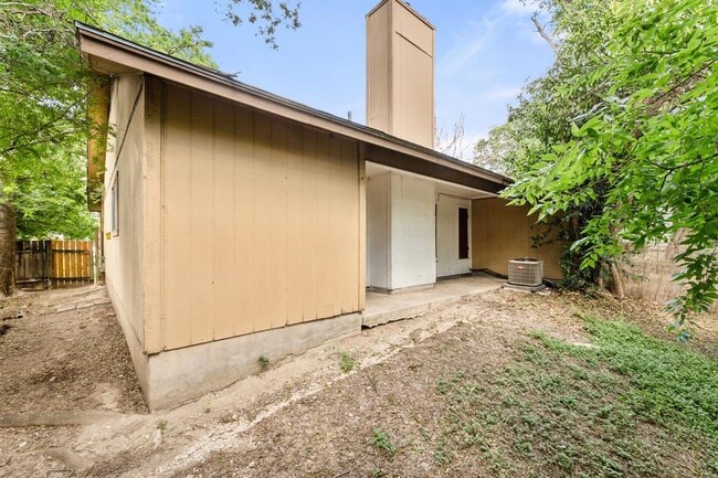 Building Photo - 818 Sirocco Dr