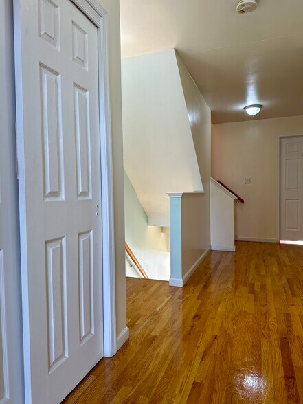 Building Photo - 3 Harbor Front Ct