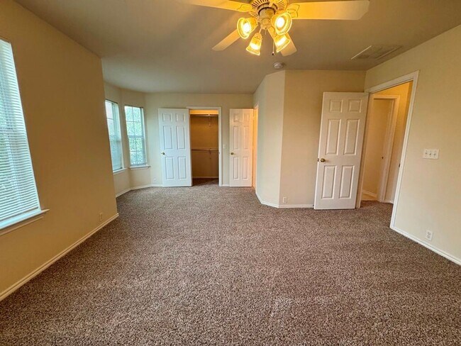 Building Photo - 251A Utterback