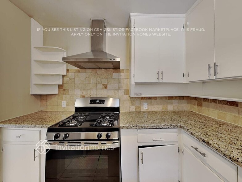 Building Photo - 9444 N 4th Ave