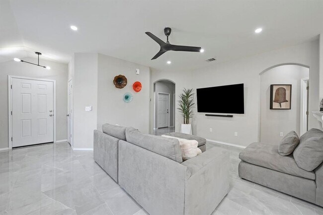 Building Photo - 249 Noddy Rd