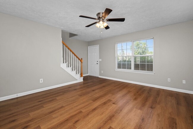 Building Photo - 2320 Willowbrook Dr