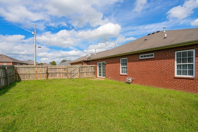 Building Photo - 564 Rose Cottage Cir