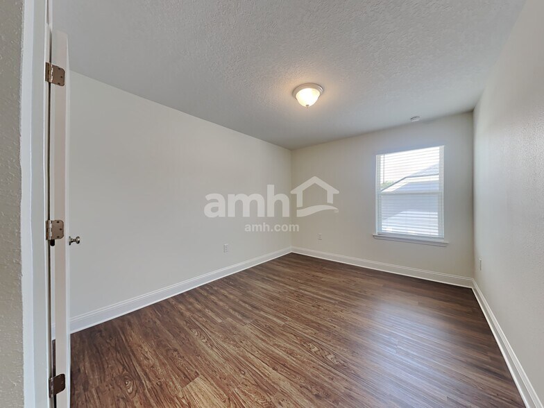 Building Photo - 105 Fornells Way