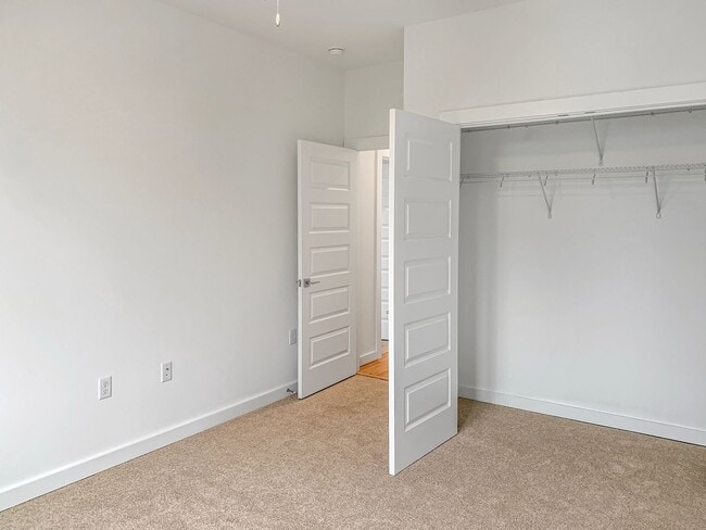 Building Photo - Gorgeous 3 Bed, 2 Bathroom in Manchester A...