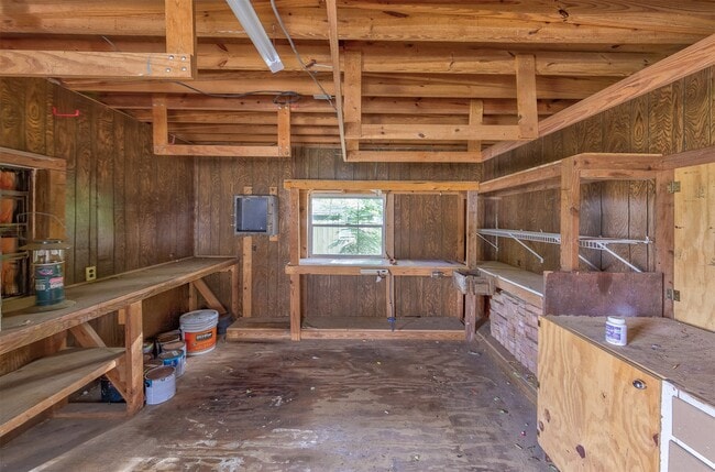 Building Photo - 309 Robbie St