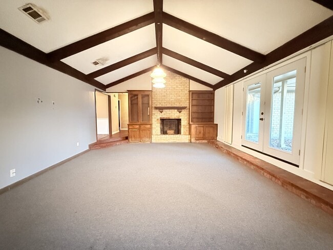 Building Photo - 1200 E Franklin St