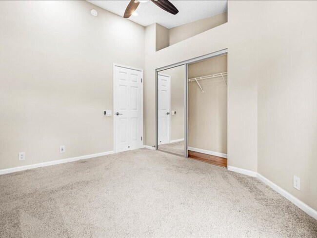 Building Photo - Pets Welcome!  2 bedroom, 2 bathroom single story townhouse