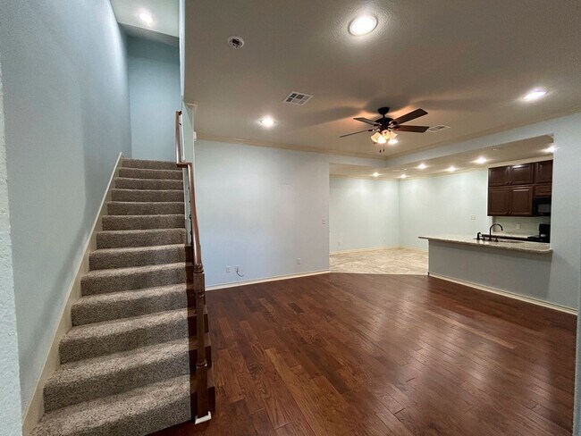 Building Photo - South College Station Townhome