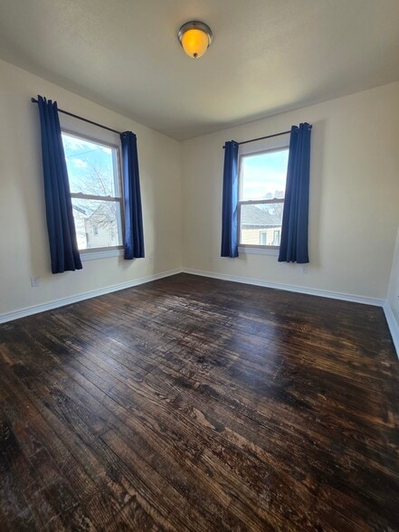 Building Photo - 909 8th St